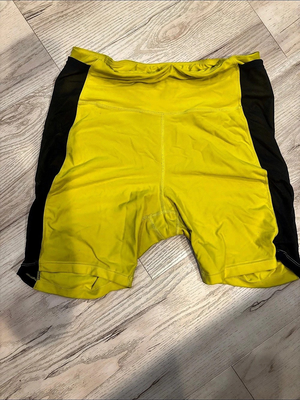 Women’s Sports Illustrated Athletic Running Shorts Yellow Black XL